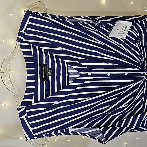 Liz Claiborne Botanical Bliss Top - Picture 3 of 7